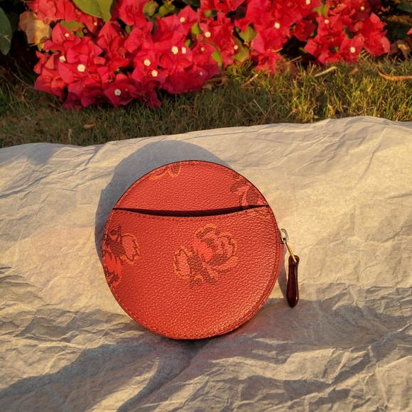 Coach floral round coin purse case gold hardware. - Picture 3 of 5
